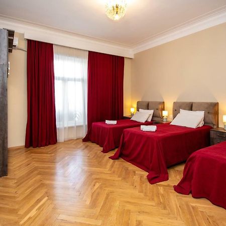 Gio'S Apartment Тбилиси Екстериор снимка