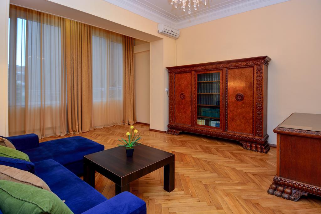 Gio'S Apartment Тбилиси Екстериор снимка