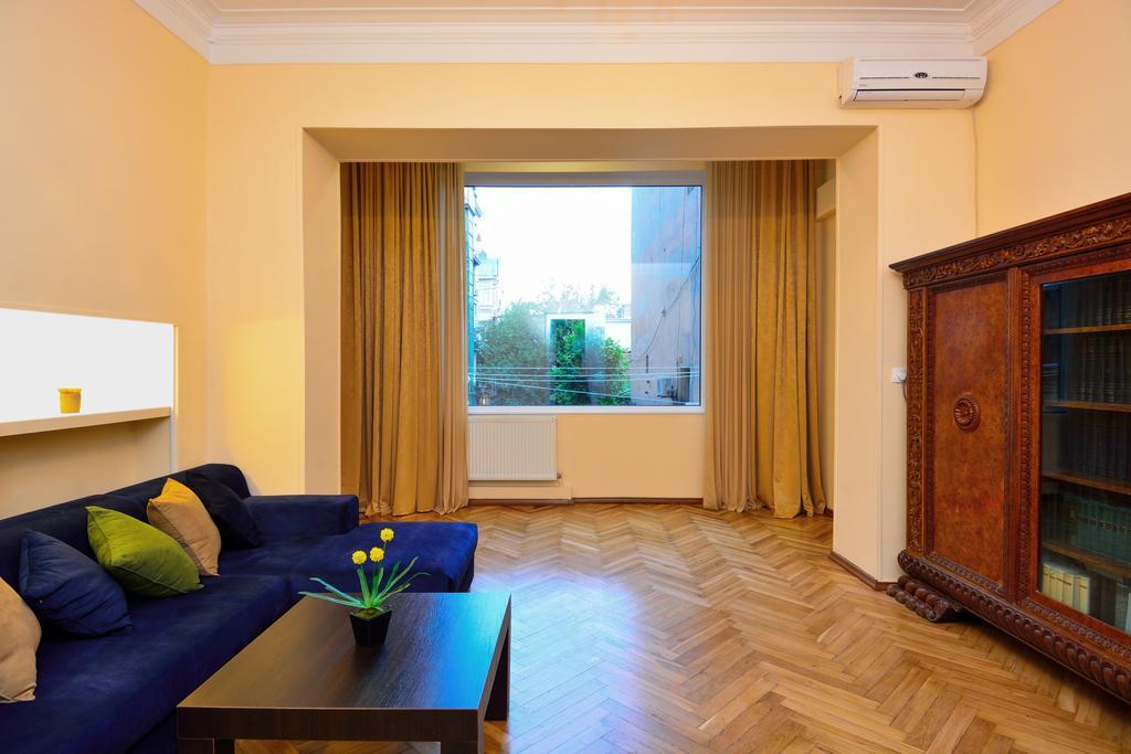 Gio'S Apartment Тбилиси Екстериор снимка