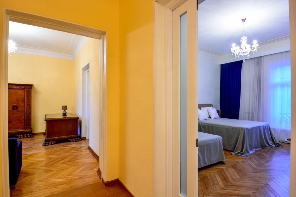 Gio'S Apartment Тбилиси Екстериор снимка