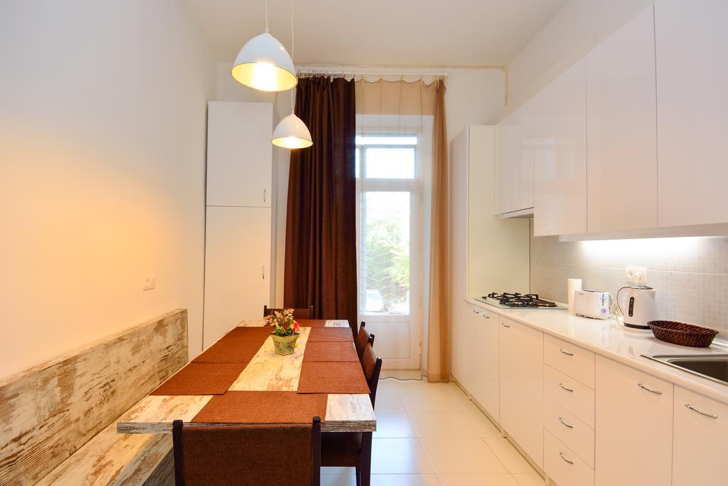 Gio'S Apartment Тбилиси Екстериор снимка