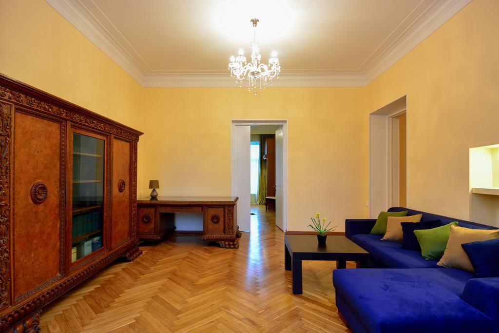 Gio'S Apartment Тбилиси Екстериор снимка