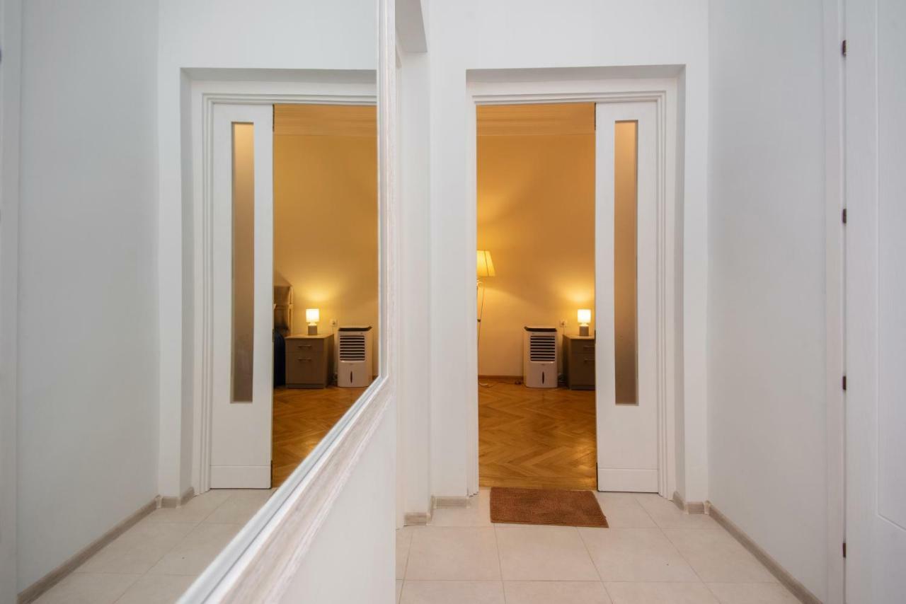 Gio'S Apartment Тбилиси Екстериор снимка