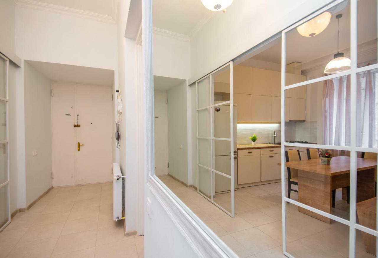 Gio'S Apartment Тбилиси Екстериор снимка