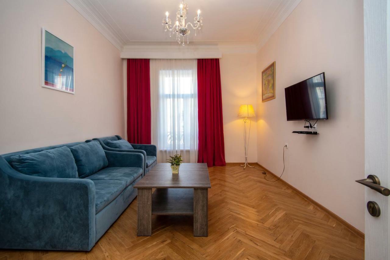 Gio'S Apartment Тбилиси Екстериор снимка