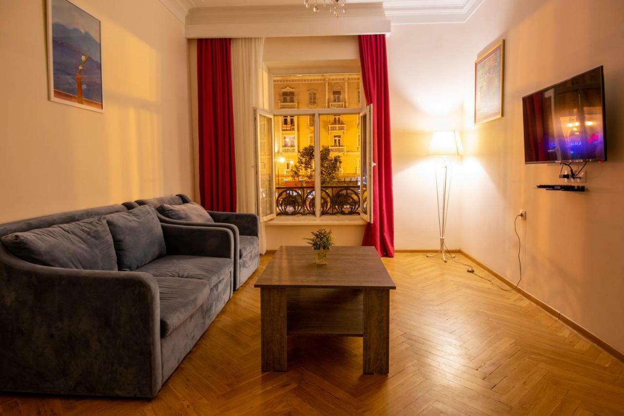 Gio'S Apartment Тбилиси Екстериор снимка